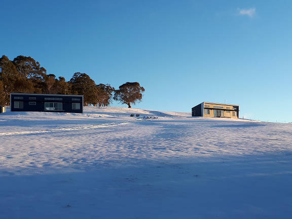 Eucumbene Lakeview Cottages in the snow